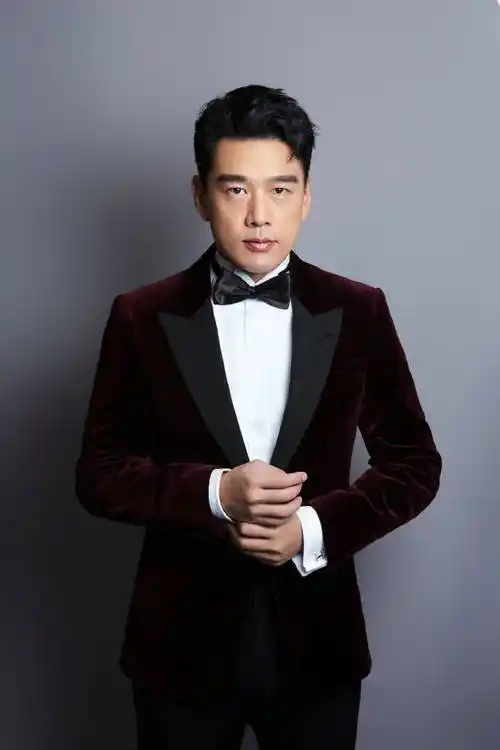 著名演员「王耀庆」经纪公司