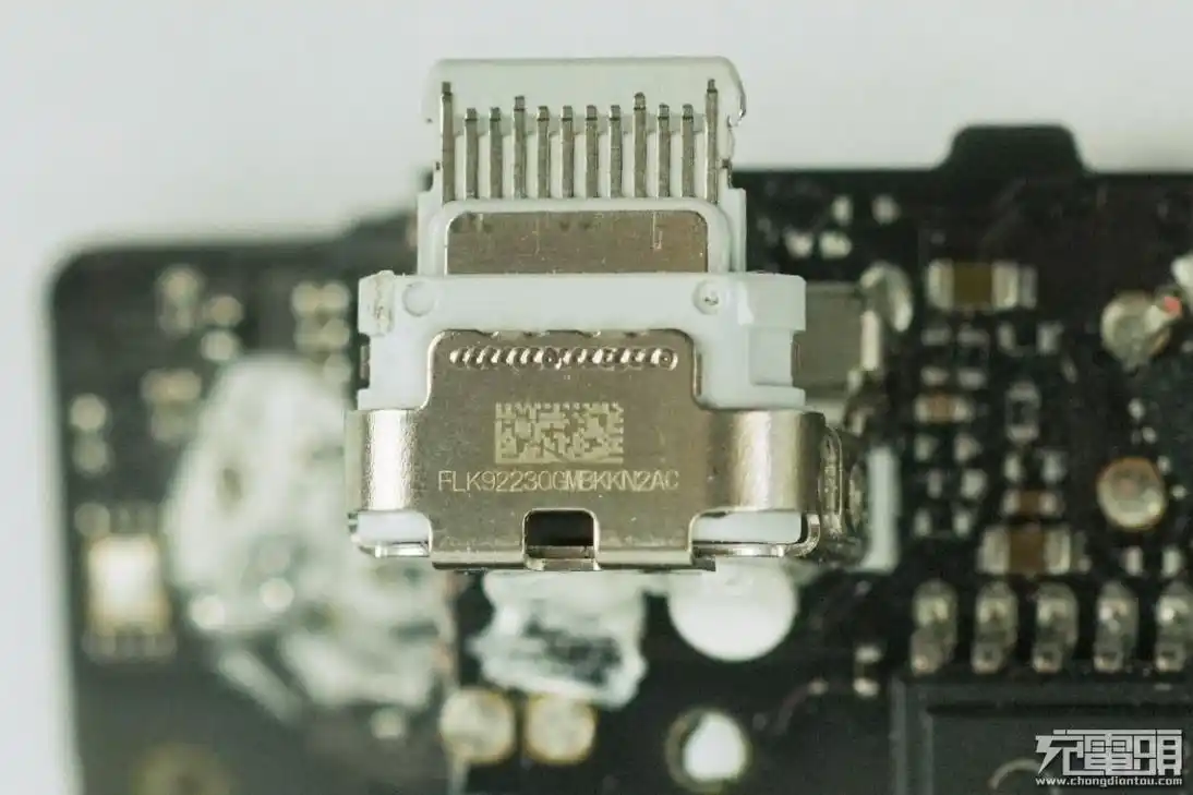 拆解报告:苹果原装18w usb pd快充充电器1695(伟创力版)