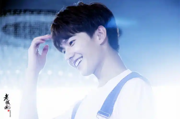 杨洋周一见#杨洋icon##图源网络#如果我爱上你的笑容要怎么收藏要怎么