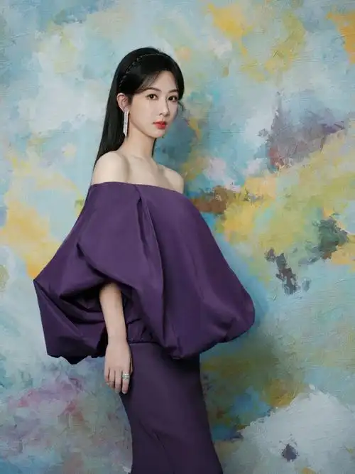 杨紫三获微博queen