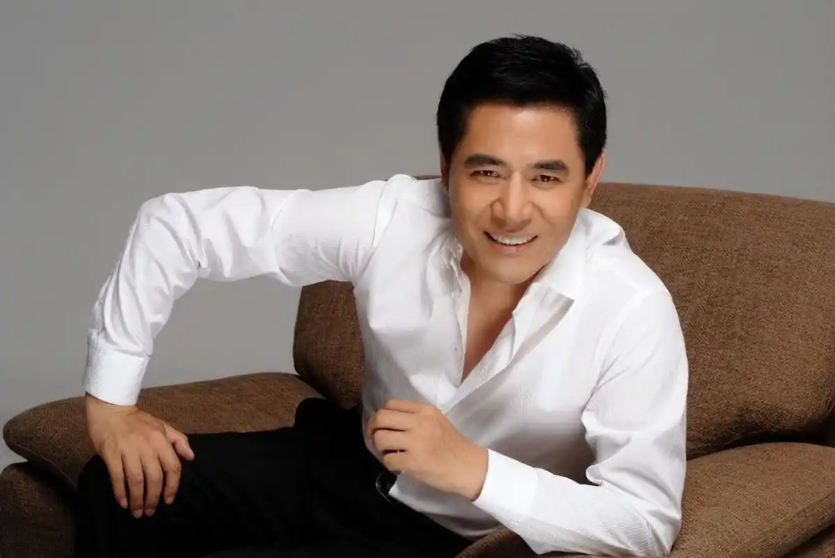 "影帝"陈宝国:与妻子结婚39年零绯闻,儿子至今未婚