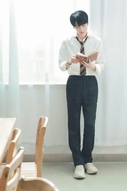 内娱九头身身材的明星#还有谁没看过林彦俊的全身照嘛?