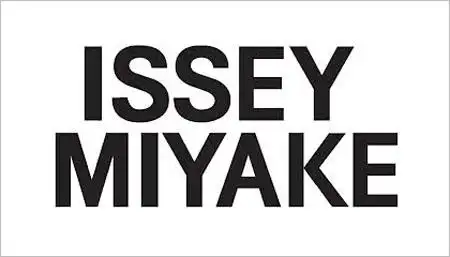 运用古今中外的各种织物,创造出不可思议的面料,这不仅是对服装的设计