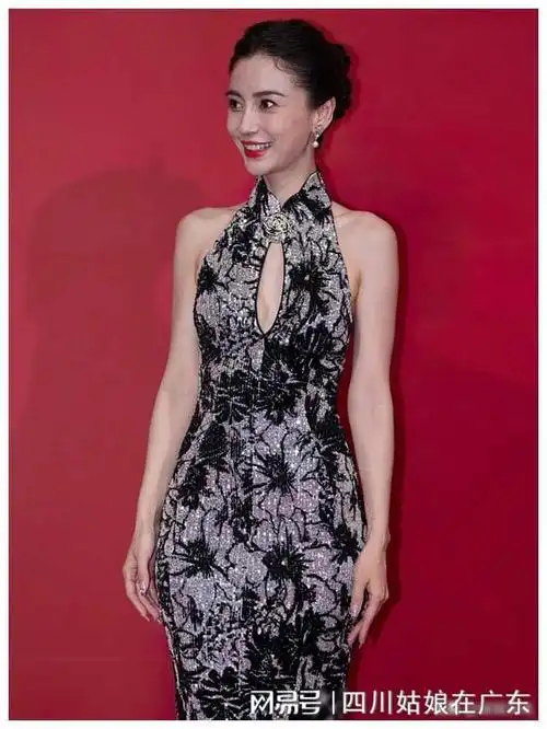 这一夜,在出席上海时装秀的杨颖身上得到了验证|走秀|时尚圈|亿身家