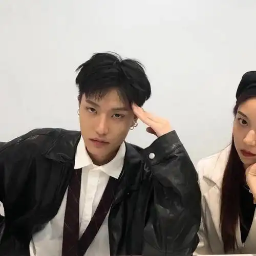 2020最潮情侣头像一左一右配对