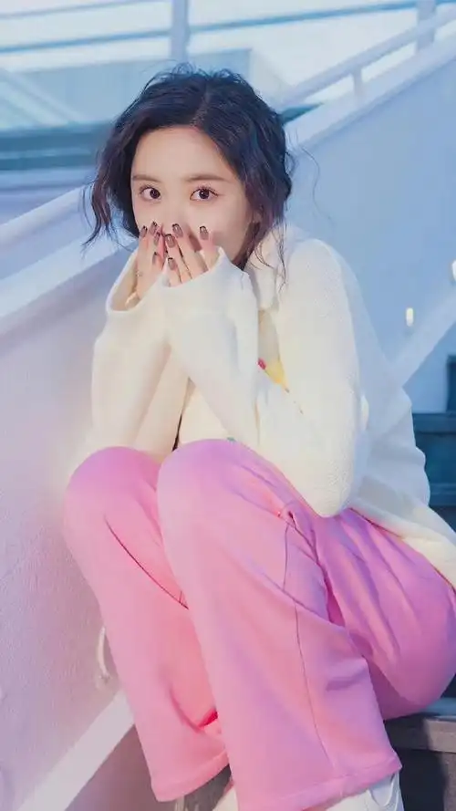 王艺瑾时尚写真青春靓丽性感妩媚1