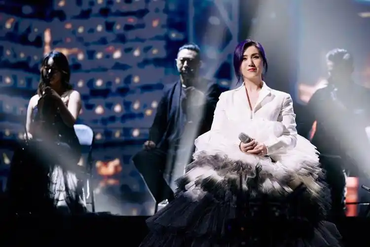 杨千嬅《声生不息》献唱 百褶蛋糕裙造型写真释出