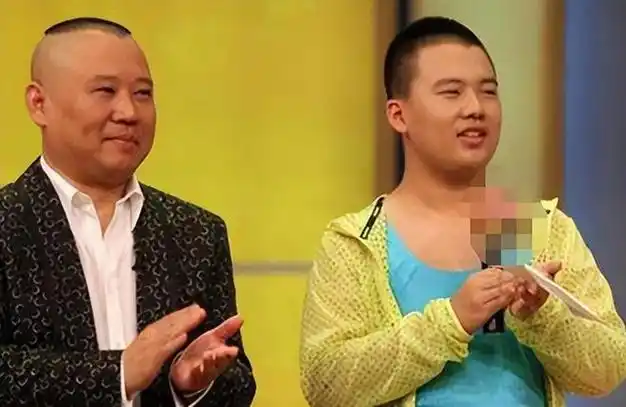 抛弃落魄的郭德纲离别4岁郭麒麟远赴日本工作的胡中惠如何了