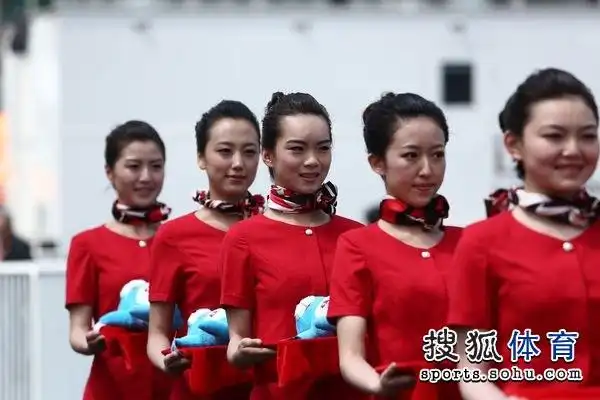 图文全运竞走颁奖礼仪小姐颁奖礼仪