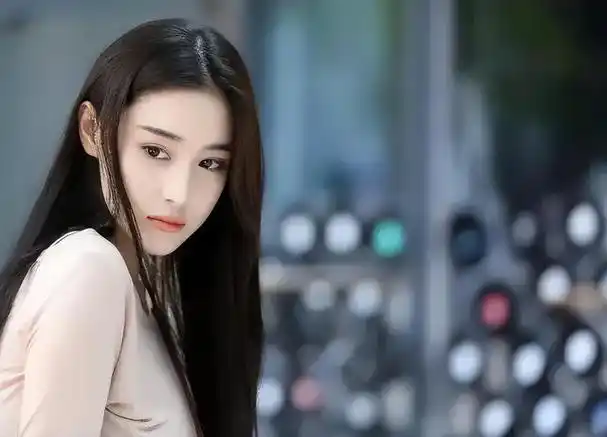 回顾:有种"整容"叫张馨予结婚,军人老公变化不大,她像