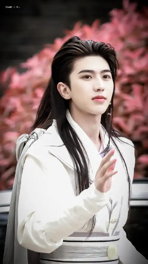 奔跑吧蔡徐坤##蔡徐坤白衣古装造型