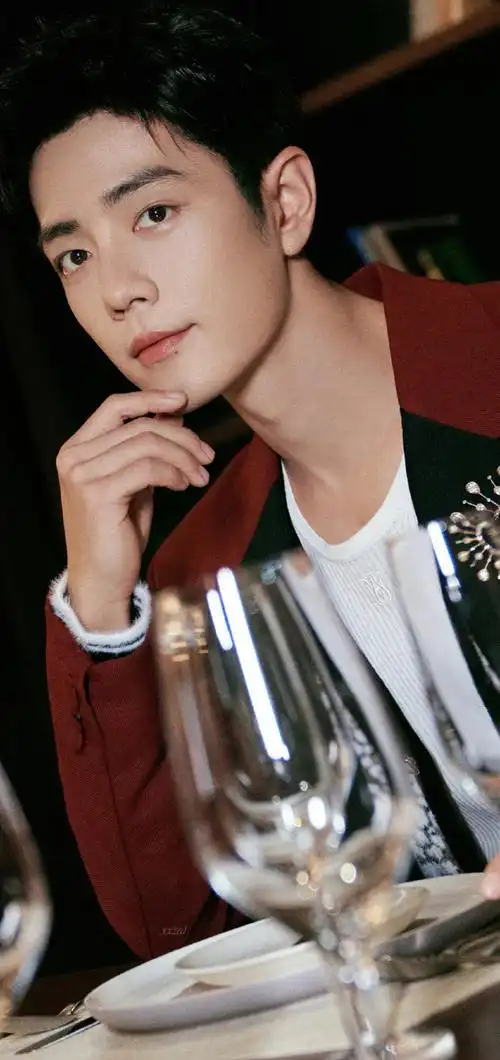 肖战红色西装风衣写真##肖战触碰人生的不同模样##肖战##肖战浸染在