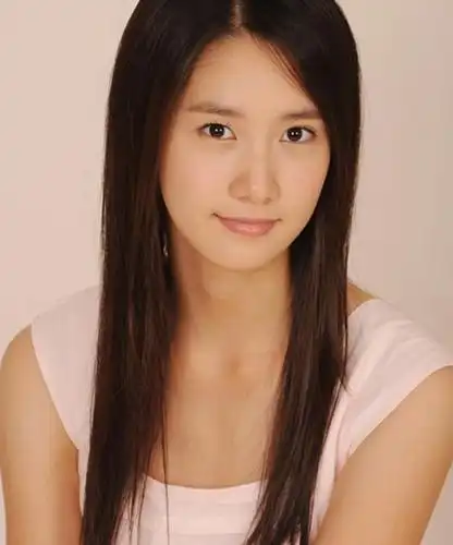 图曝林允儿整容前后差距大网友惊呼亚洲最美女神竟是林允儿