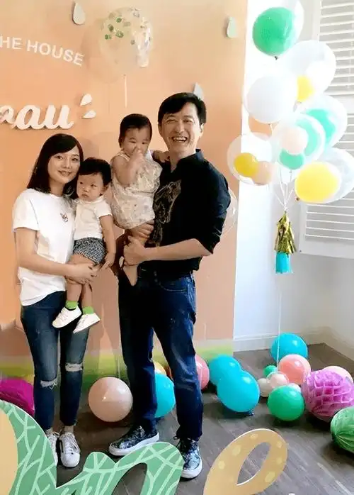 离婚13年后,伊能静与前夫庾澄庆人生风景各异