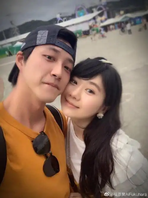 福原爱江宏杰撇孩子享受二人世界 贴脸恩爱很甜蜜