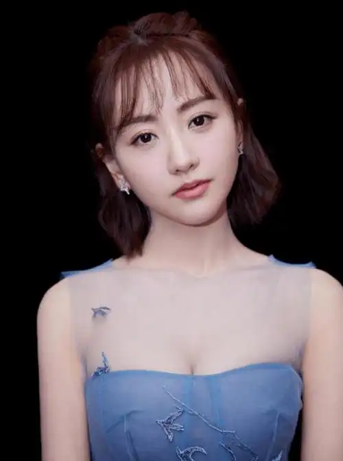 甜美可人,又性感火辣的女神杨蓉,怎么看都不腻,素颜依旧抗打_网易订阅