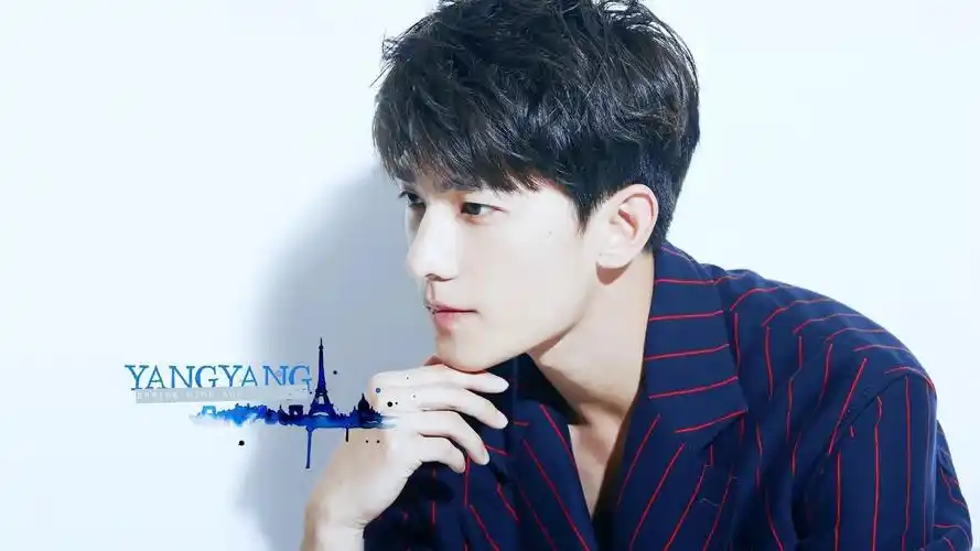 杨洋明星风尚壁纸10
