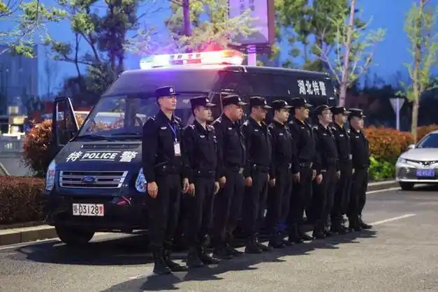 护航荆马荆警同行荆州公安圆满完成2024荆州马拉松赛安保任务