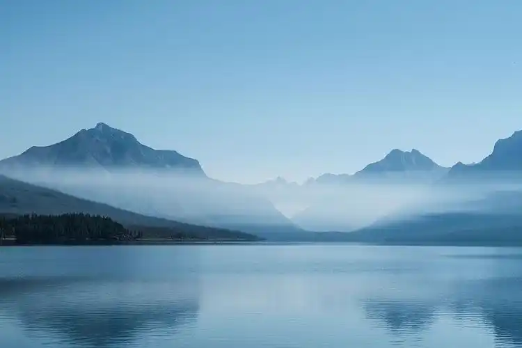 水墨风山水背景