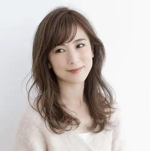 55岁女人建议烫的几种发型