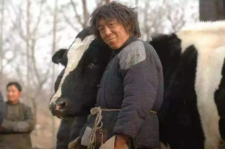 有一个北京的朋友突然给黄渤打电话,说有事情,让他赶紧来北京,黄渤问