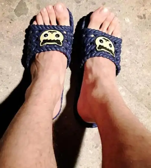 林更新的脚和赵丽颖的脚放在一起!网友发现了一个真相!