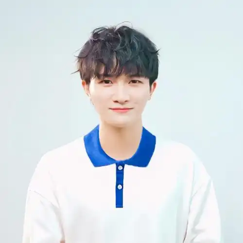 周深超话#周深#学生证照片9615清纯男高同学可以教我怎么写这题吗