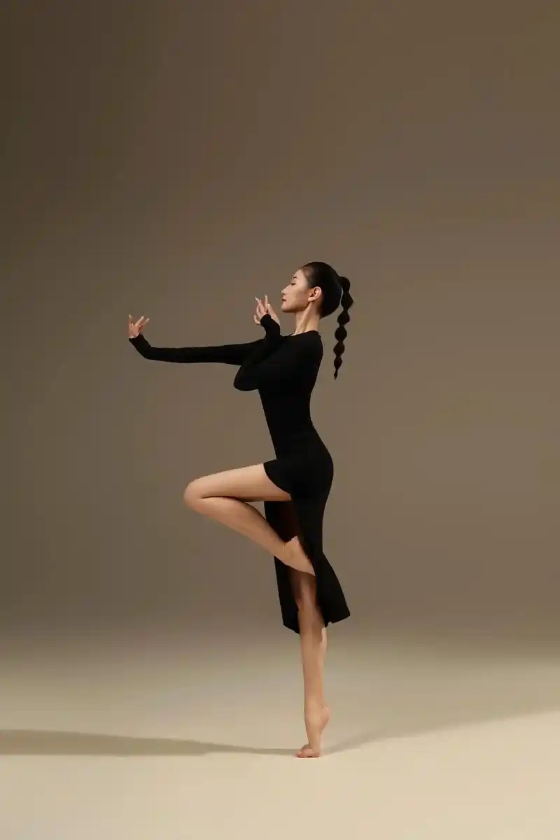 一切有迹可循 这世界我们也只来一次#舞蹈写真#舞蹈拍照姿势