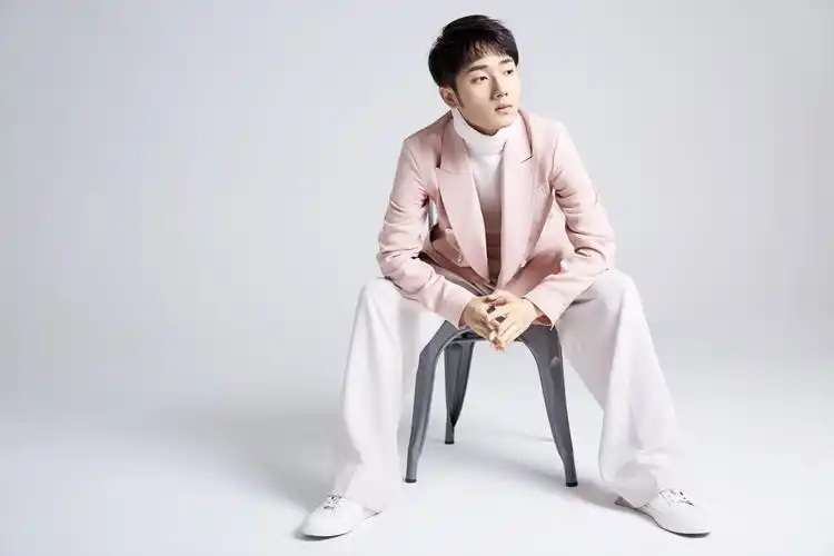 蒋敦豪潜心两年新作以后即将发行收放自如见证唱作人蜕变历程