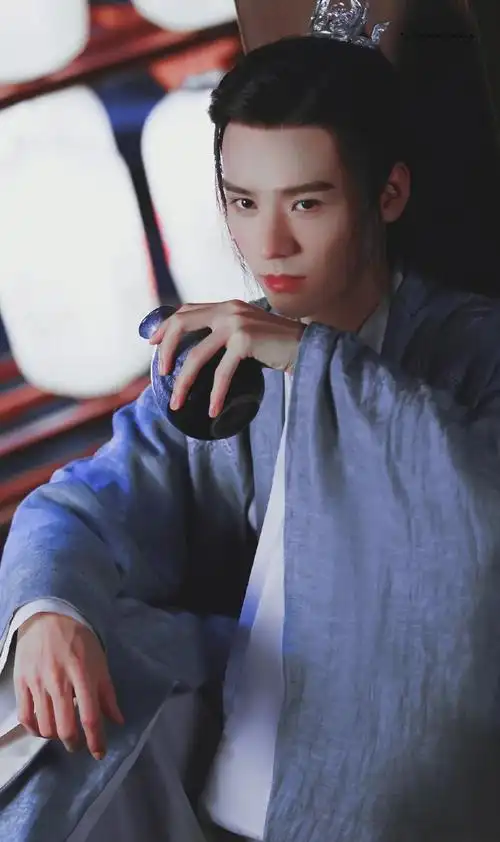 龚俊超话3837#龚俊天涯客#山河令/龚俊 / 温客行壁纸 .@龚俊simon