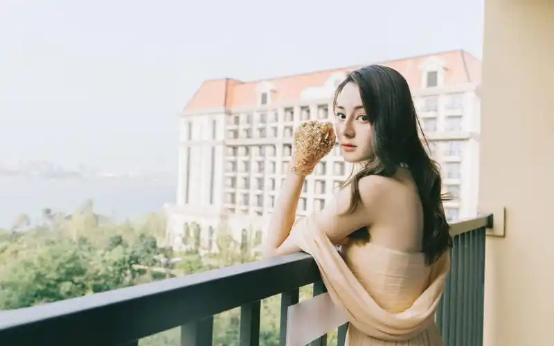 迪丽热巴仙气写真桌面壁纸