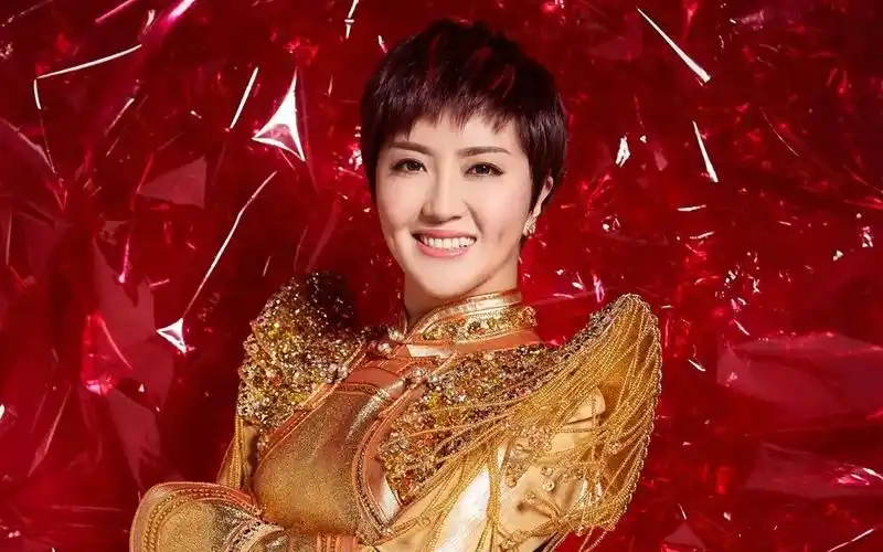 实拍歌手格格商演这才是火苗真正原唱曾经满大街都在播放的歌