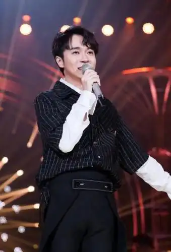 吴青峰歌手2019帅气图片56