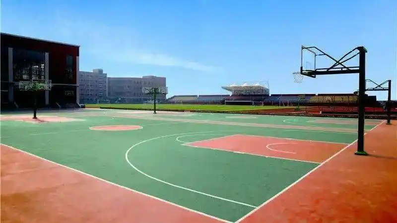 西安铁一中滨河学校文化育人润物无声