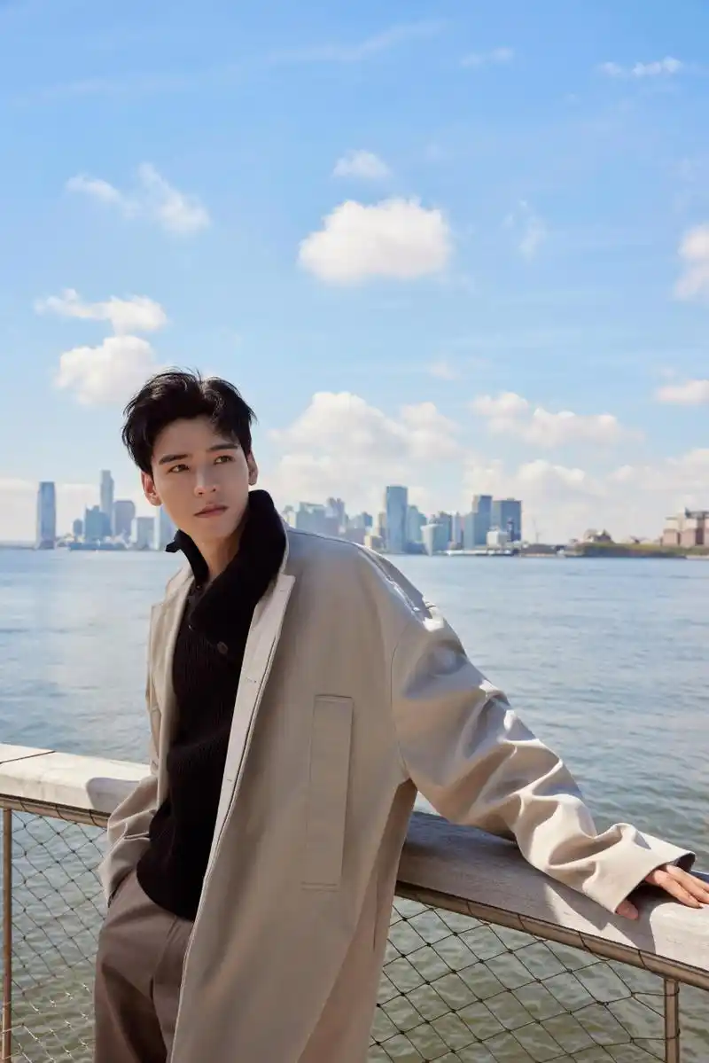 龚俊壁纸写真[鲜花][微风]