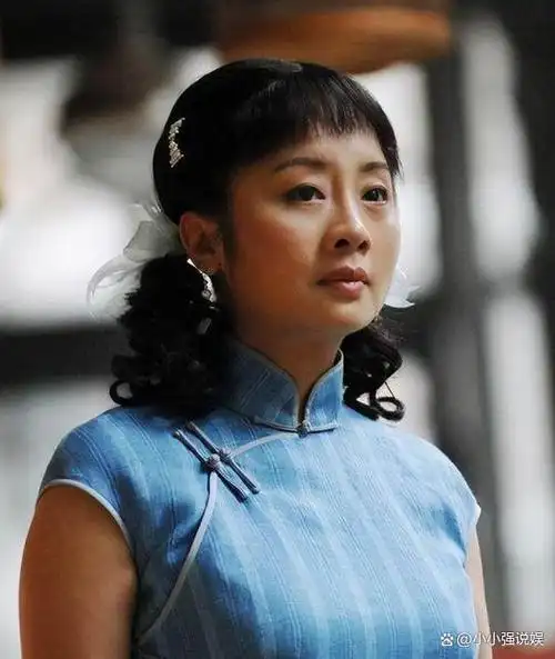 著名演员唐静与王新军离婚15年如今55岁依然单身家庭却很幸福