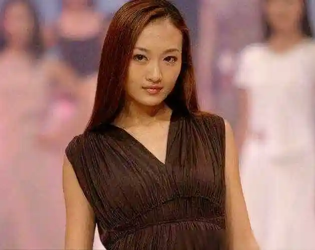 原创王鸥旧照曝光网友热议没人追还是不敢追