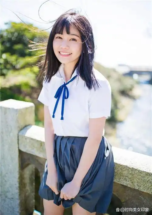 日本美女白鸟优菜清纯甜美,令人想起学生时代的酸甜恋爱!