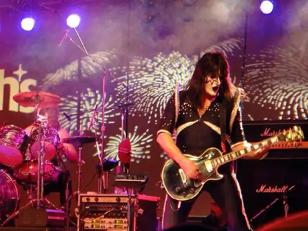 走进美国重摇滚演出现场