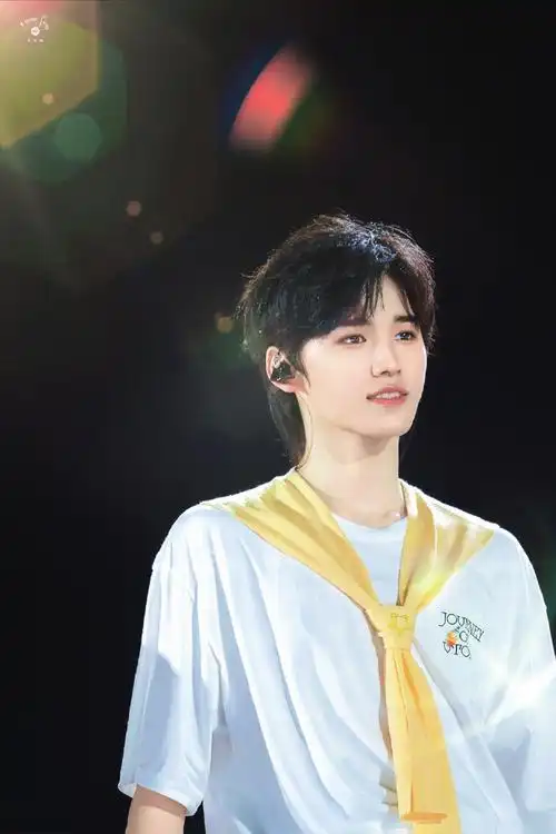 宋亚轩理想之途演唱会