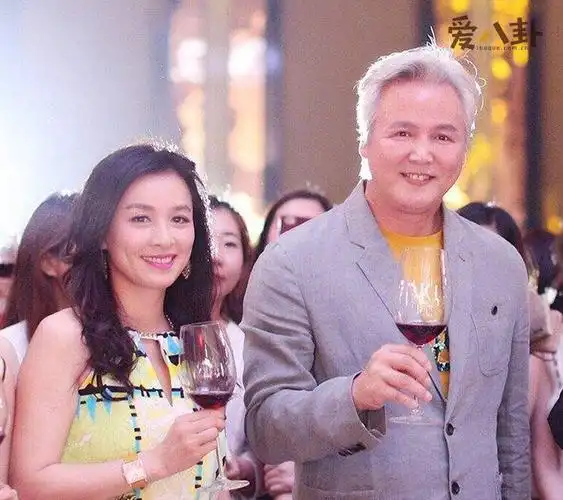 林瑞阳为什么满头白发他是身体有什么毛病吗