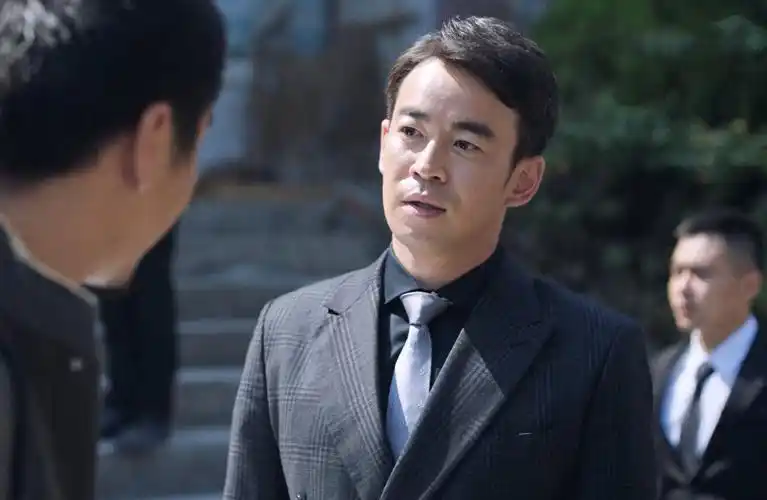 突围剧情介绍:八大反派浮出水面,石红杏,靳支援上榜,林满江是最大反派