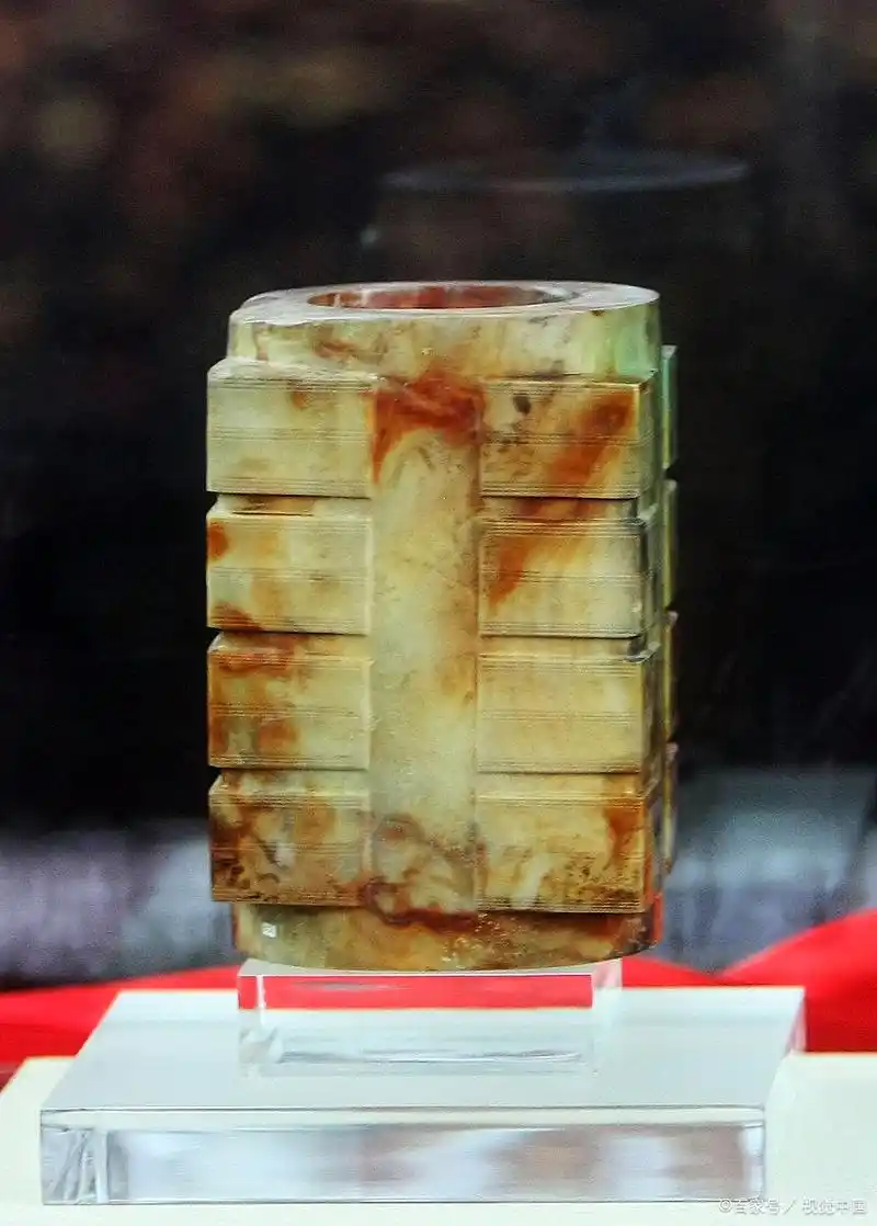 三星堆文明的神树纹玉琮,是三星堆与良渚文化融合的见证