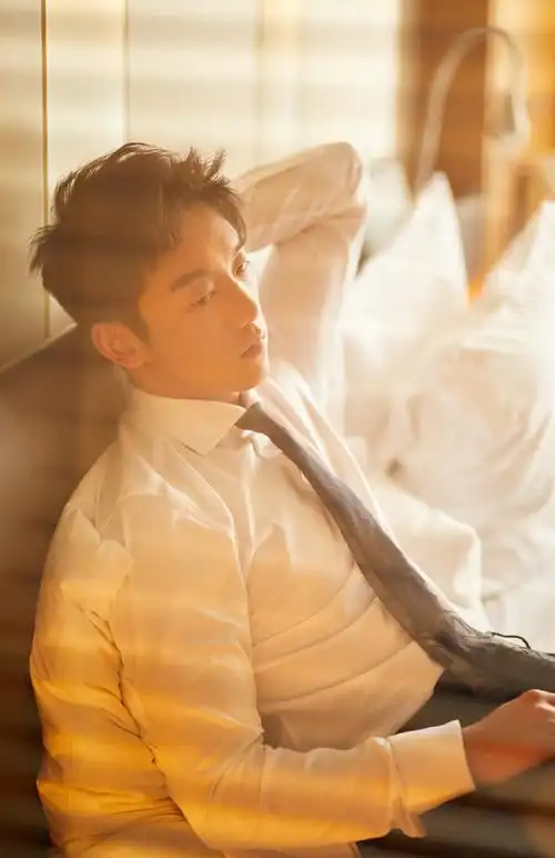 郑恺图片郑恺慵懒帅气写真图片