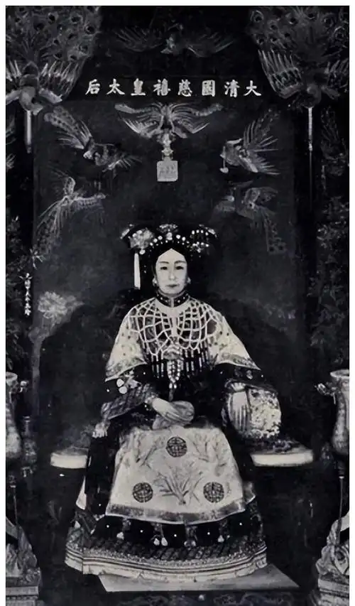 对抗洋人终究是她的"宿命",那英网暴后高调回归!身份瞒不住了