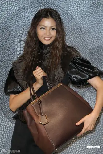 组图:林嘉绮15公分高跟鞋走秀破除怀孕传言_高清图集_新浪网