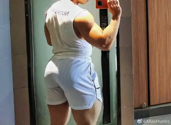 亚洲肌肉##蜜桃臀