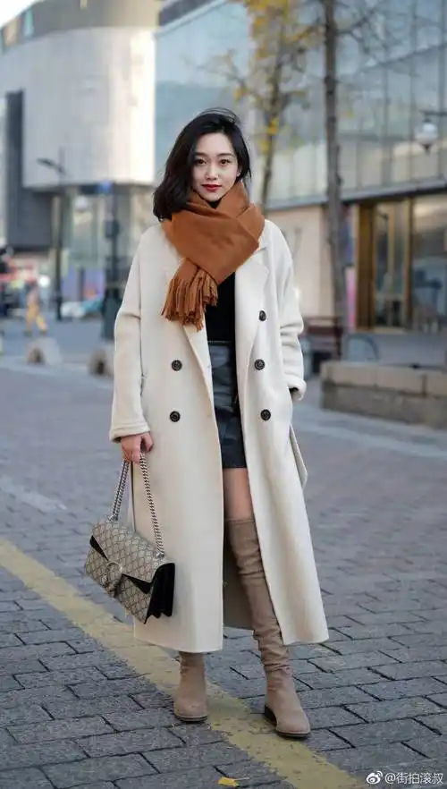 12月21日街拍更新,大衣围巾过膝靴的美