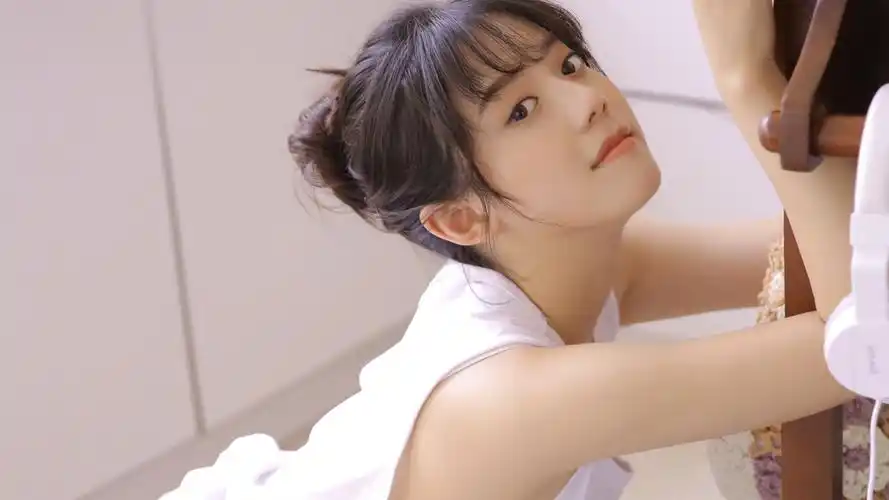 美丽女孩厨房写真高清桌面壁纸壁纸11