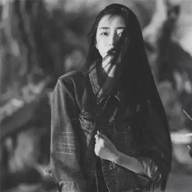 黑白女头像伤感高冷你若不在我就不再爱